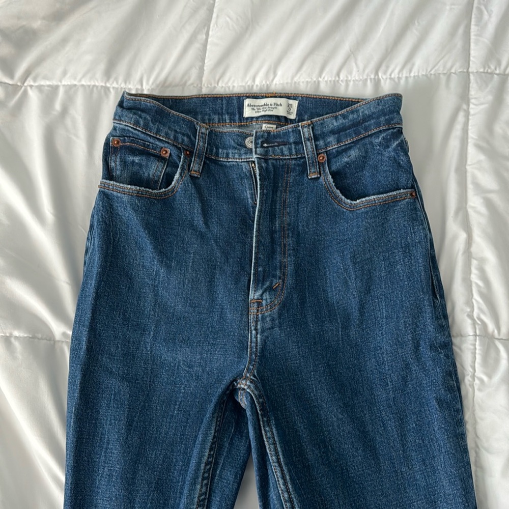 Abercrombie Curve Love 90s Slim Straight Ultra High Rise